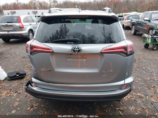 Toyota RAV4 LE 2017 2T3ZFREV6HW318405 Image 16