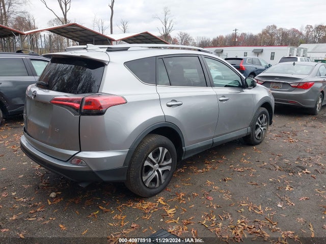 Toyota RAV4 LE 2017 2T3ZFREV6HW318405 Image 4
