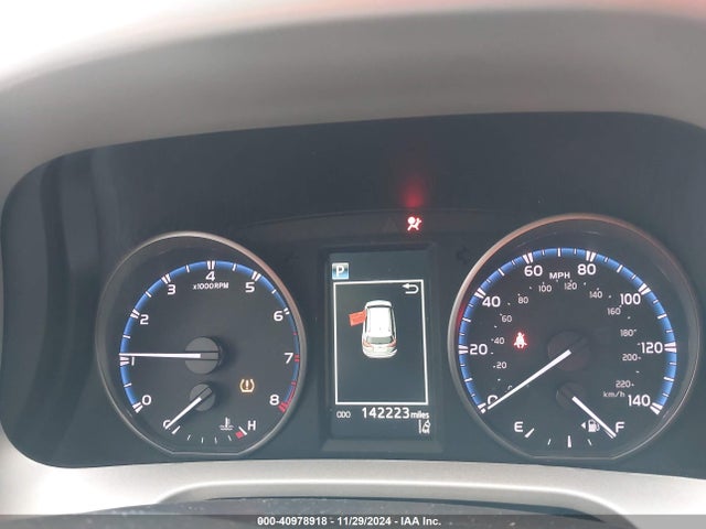 Toyota RAV4 LE 2017 2T3ZFREV6HW318405 Image 7