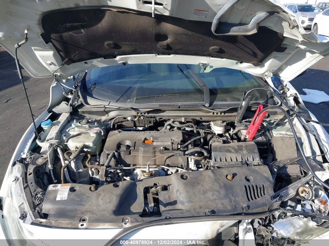Honda Civic Lx 2018 2HGFC2F50JH586701 Image 10