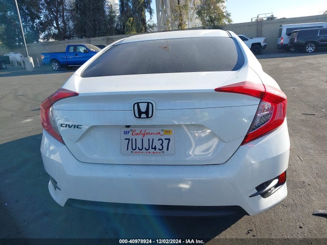 Honda Civic Lx 2018 2HGFC2F50JH586701 Image 17