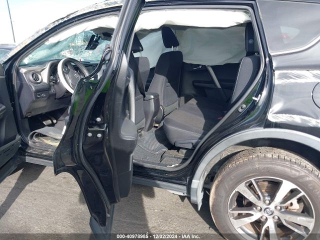 2T3WFREV3HW331762 Toyota Rav4 Xle