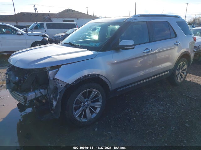 Ford Explorer Limited 2018 1FM5K8F8XJGB66431 Image 2