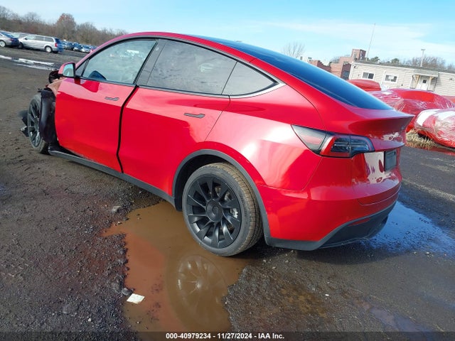2022 TESLA MODEL Y 7SAYGDEE9NF426372 Photo 2