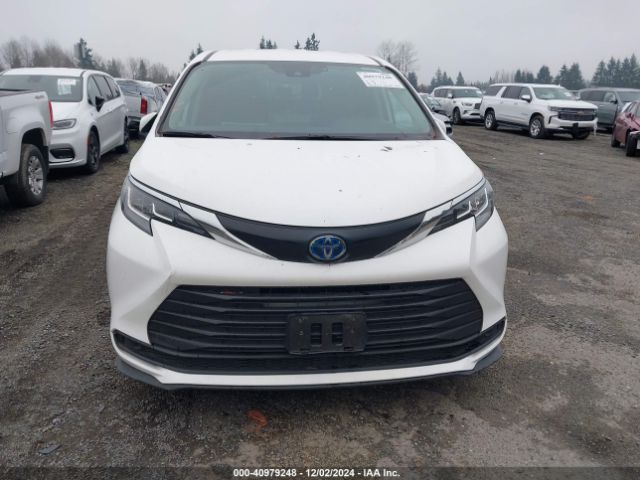5TDKRKEC3NS101485 Toyota SIENNA LE