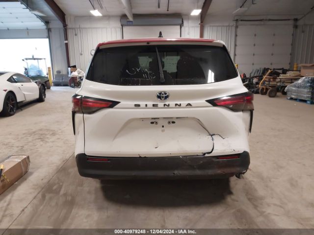 5TDKRKEC3NS101485 Toyota SIENNA LE