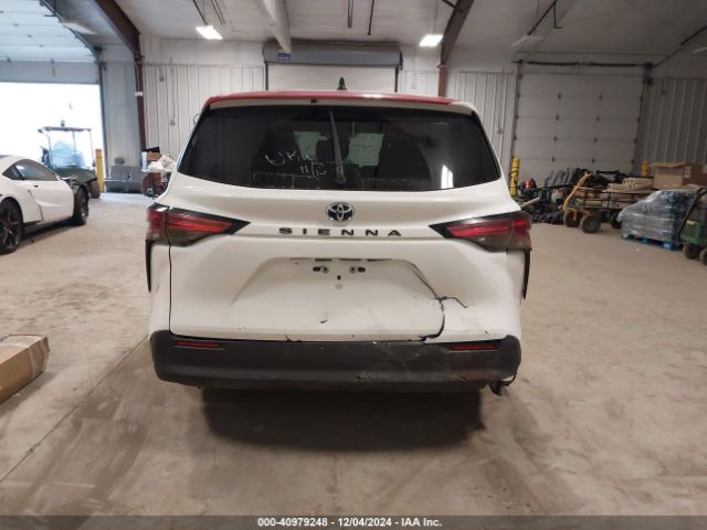 5TDKRKEC3NS101485 Toyota SIENNA LE
