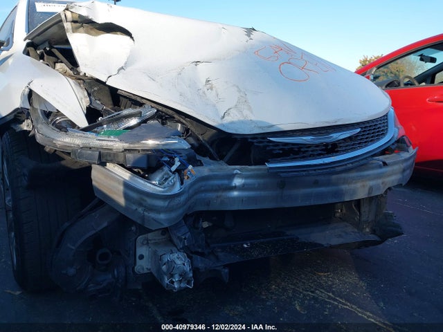 Chrysler 200 Limited 2015 1C3CCCAB0FN746891 Image 6