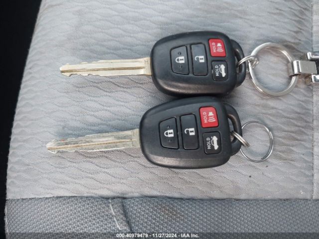 2T1BURHE6FC471442 Toyota COROLLA LE