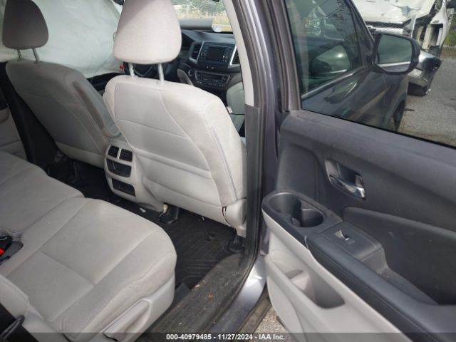 5FNYF6H15GB114976 Honda PILOT LX