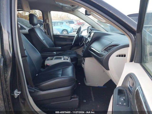 2C4RC1BG5ER447757 Chrysler Town & Country Touring