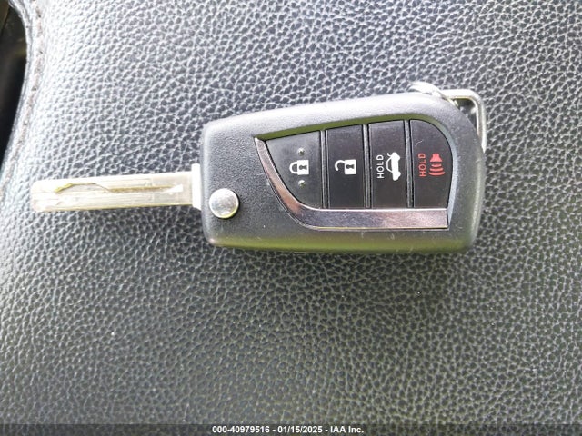 5YFEPMAE4MP255071 Toyota COROLLA LE