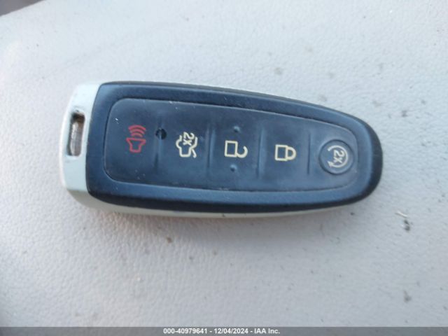 1FMCU0J9XEUA61432 Ford Escape Titanium