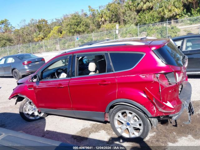 1FMCU0J9XEUA61432 Ford Escape Titanium