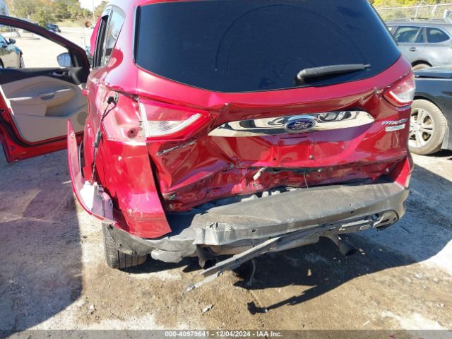 1FMCU0J9XEUA61432 Ford Escape Titanium