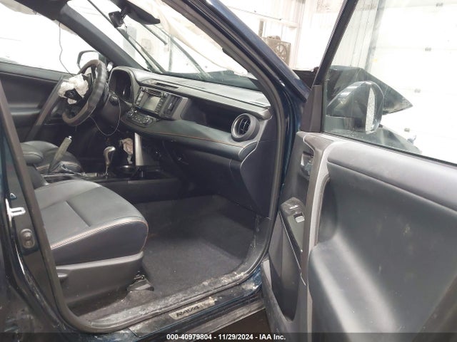 2T3JFREV1JW839891 Toyota RAV4 SE