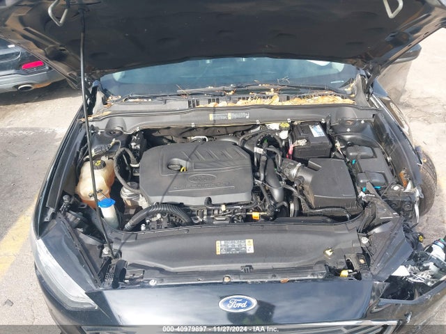 3FA6P0HDXJR157605 Ford FUSION SE