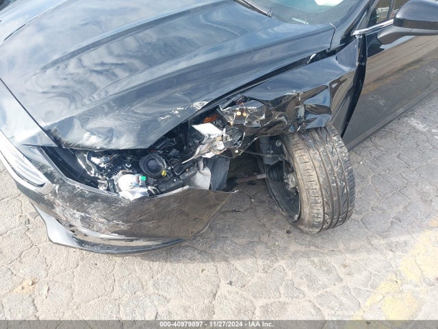 3FA6P0HDXJR157605 Ford FUSION SE