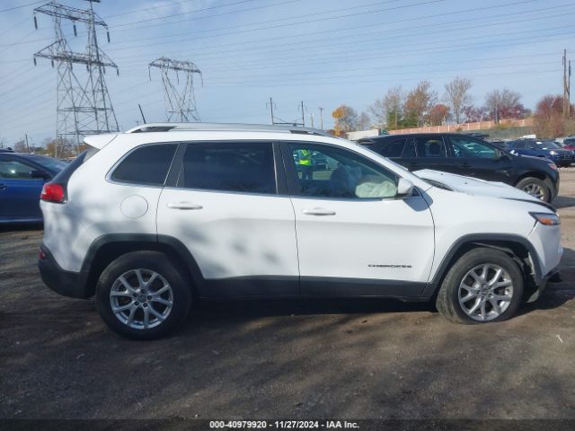 1C4PJMCS9HW658070 Jeep Cherokee Latitude 4x4