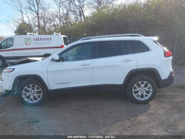 1C4PJMCS9HW658070 Jeep Cherokee Latitude 4x4