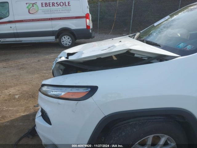 1C4PJMCS9HW658070 Jeep Cherokee Latitude 4x4