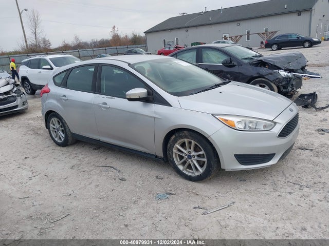 Ford FOCUS SE 2017 1FADP3K29HL216121 Image 13