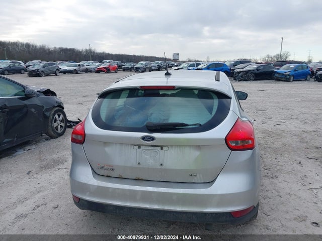 Ford FOCUS SE 2017 1FADP3K29HL216121 Image 16