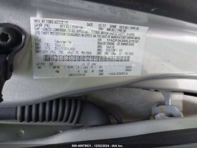 Ford FOCUS SE 2017 1FADP3K29HL216121 Image 9