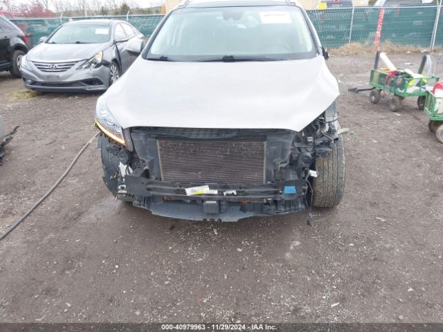 5XYPKDA53KG538232 KIA Sorento 3.3l Sx
