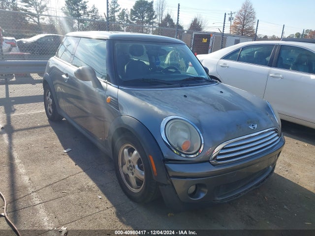 2010 MINI COOPER WMWMF3C52ATZ24221 Photo 0