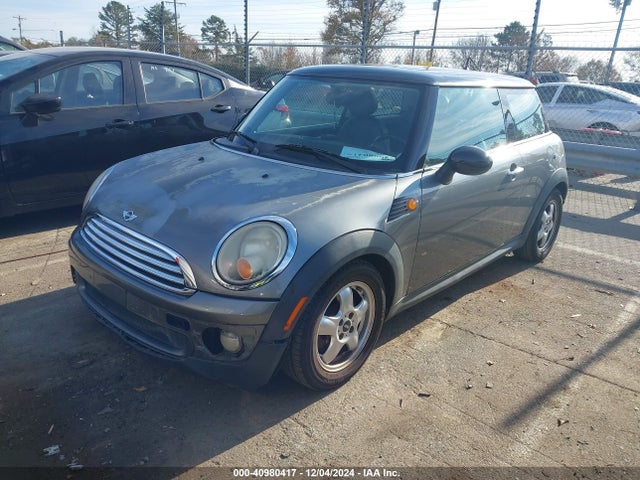 2010 MINI COOPER WMWMF3C52ATZ24221 Photo 1