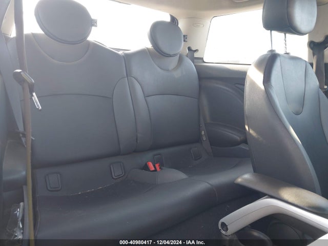 2010 MINI COOPER WMWMF3C52ATZ24221 Photo 7