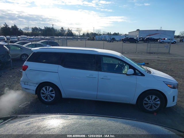 KIA SEDONA LX 2017 KNDMB5C15H6335664 Image 13