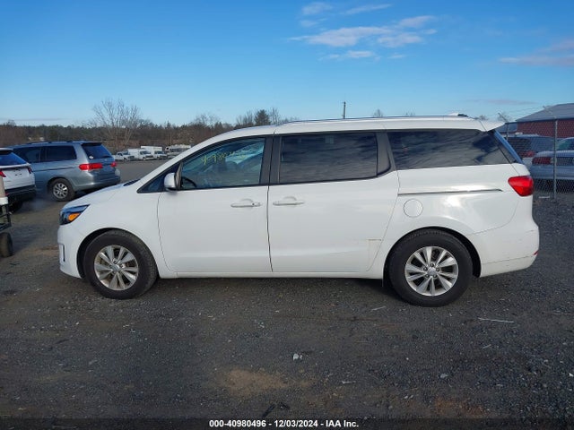 KIA SEDONA LX 2017 KNDMB5C15H6335664 Image 14
