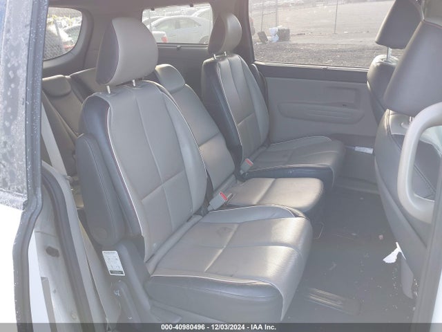 KIA SEDONA LX 2017 KNDMB5C15H6335664 Image 8