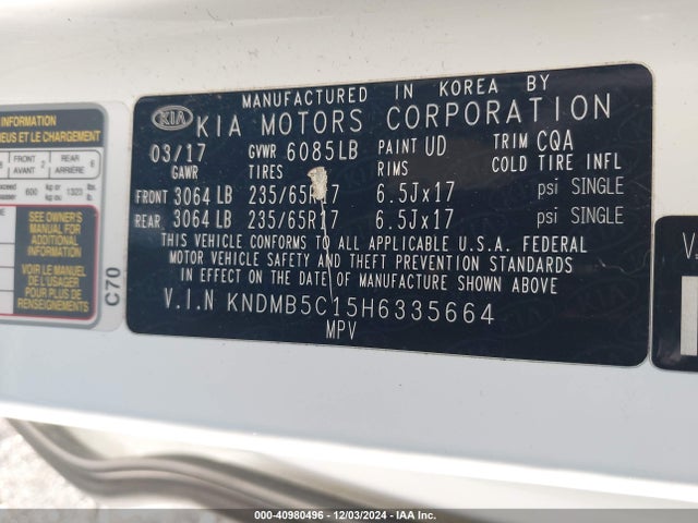 KIA SEDONA LX 2017 KNDMB5C15H6335664 Image 9