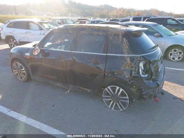 2019 MINI HARDTOP 4 DOOR WMWXU3C5XK2L07448 Photo 2