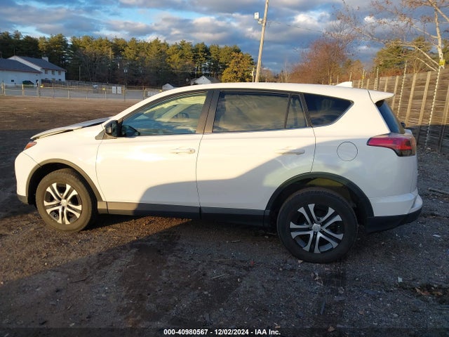 Toyota RAV4 LE 2018 JTMBFREV8JJ227299 Image 15