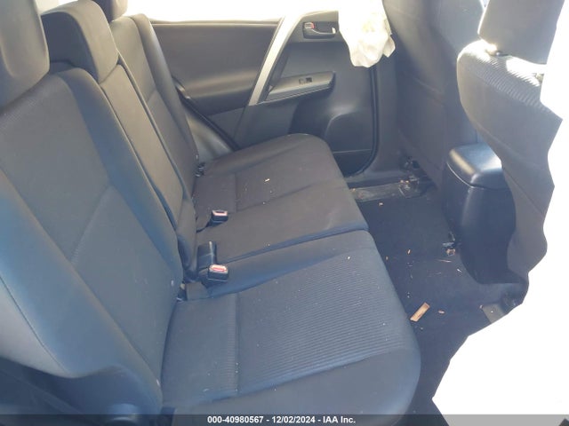 Toyota RAV4 LE 2018 JTMBFREV8JJ227299 Image 8