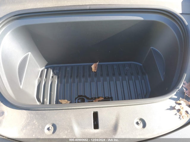 2024 TESLA MODEL Y 7SAYGDEDXRF028536 Photo 9