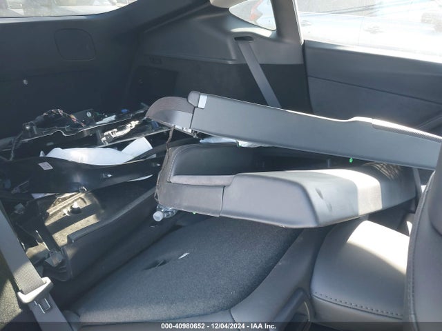 2024 TESLA MODEL Y 7SAYGDEDXRF028536 Photo 7