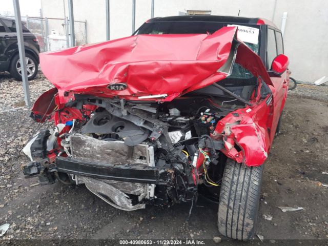 KNDJX3A5XF7768077 KIA Soul !