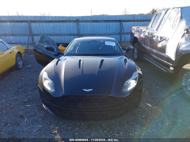 Aston Martin Db11 Launch Edition 2017 SCFRMFAV4HGL02890 Image 12