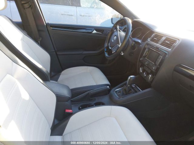 3VWD17AJXFM408300 Volkswagen Jetta 1.8t Sport