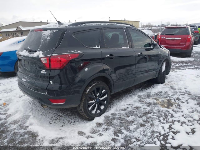Ford ESCAPE SE 2019 1FMCU9GD5KUC24046 Image 4