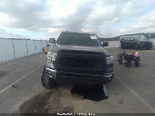 5TFUW5F16HX611540 Toyota Tundra Sr5 5.7l V8
