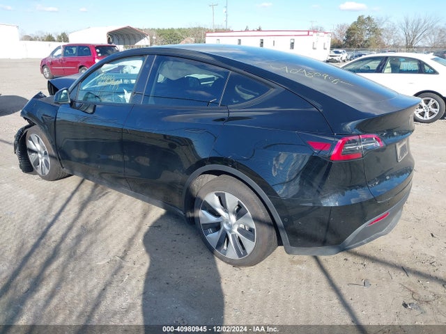 2022 TESLA MODEL Y 7SAYGAEE0NF548665 Photo 2