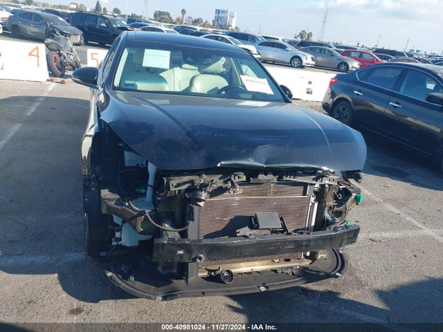 KNALC4J11H5066068 KIA Cadenza Limited