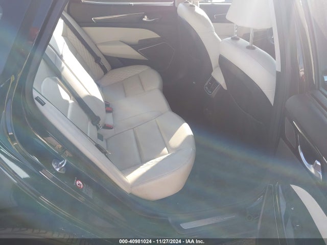 KNALC4J11H5066068 KIA Cadenza Limited