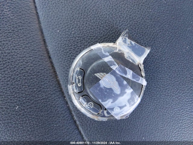 2011 MINI COOPER WMWZP3C52BT249300 Photo 10